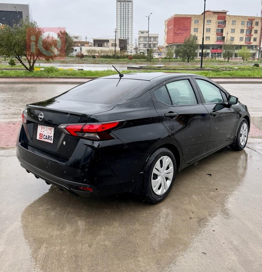 نيسان فيرسا